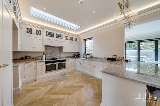 17 Freeman Way, Hornchurch photo 3