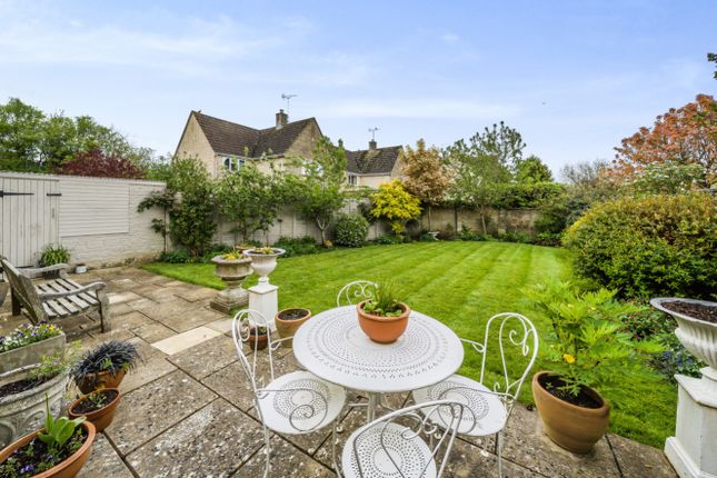 16, Sudeley Drive, Cirencester photo 2
