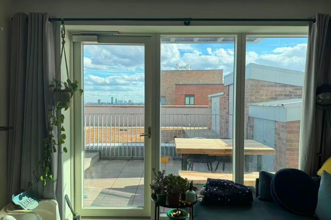 Flat 143, Alington House, London photo 5