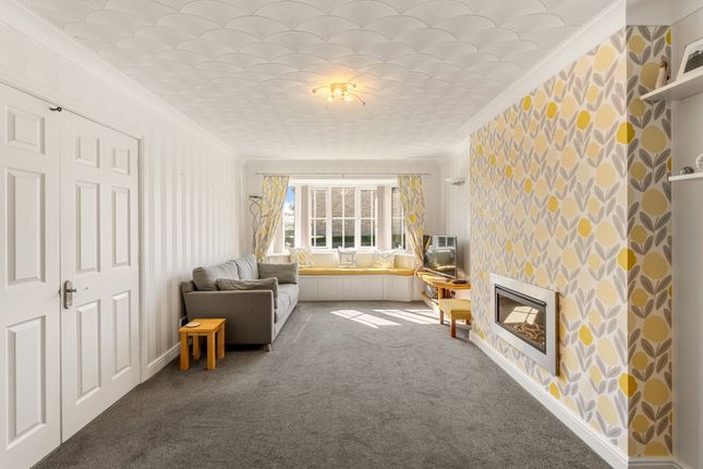 11, Oakhall Park, Bradford photo 2