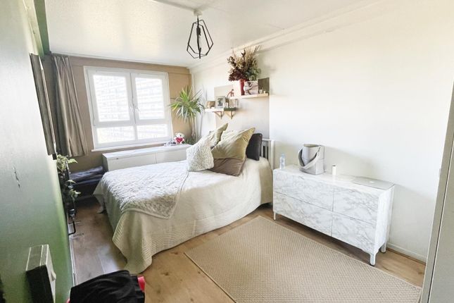 Flat to rent in Hensley Point, Homerton