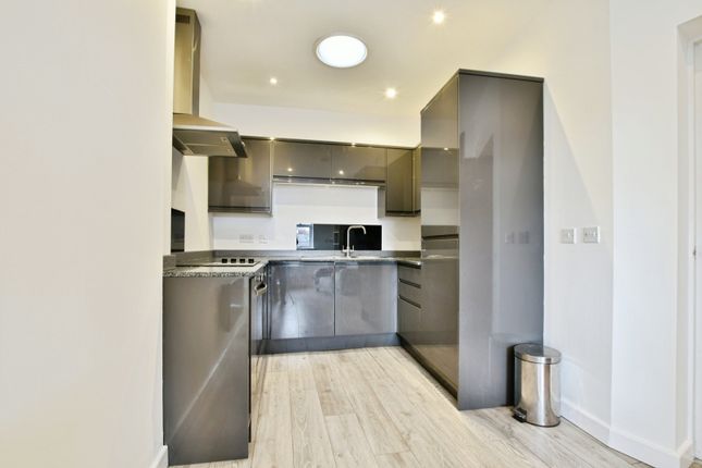 Flat 3, 53A,, Stamford New Road, Greater Manchester photo 2
