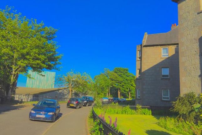 Thumbnail Flat to rent in Flat A, 27 Powis Crescent, Aberdeen