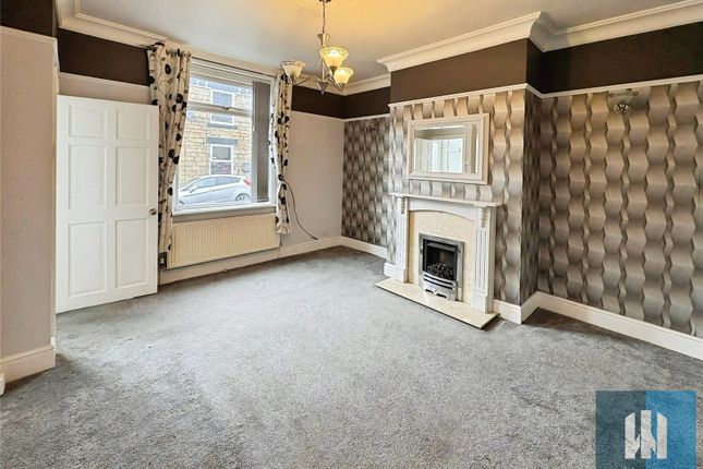 28, Stonehyrst Avenue, Dewsbury photo 2