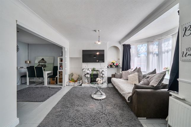 24, Reading Road, Northolt photo 2