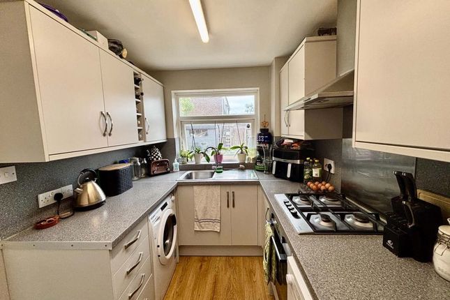14, HARDY CLOSE, THATCHAM photo 4