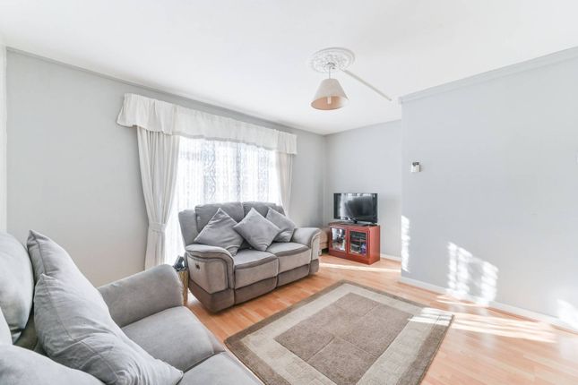 Flat for sale in Hamilton Road, West Norwood, London