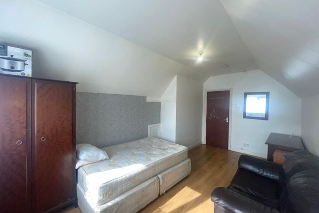 Room 5, Wolverhampton photo 4