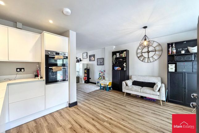 19 Ferrymasters Way, Manchester photo 4