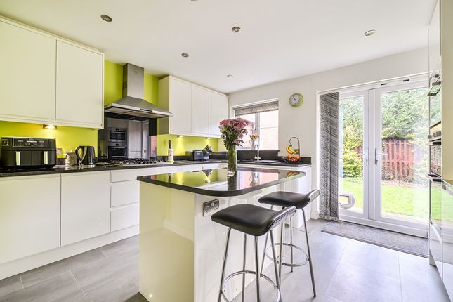 6, Shackleton Close, Melksham photo 2
