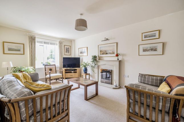 8, Old Farm Close, Hullavington photo 2