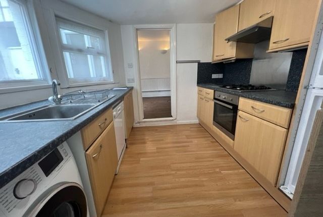 Terraced house to rent in Frampton Road, Potters Bar