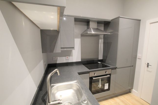 Flat 3, 84c, Station Lane, Featherstone photo 4