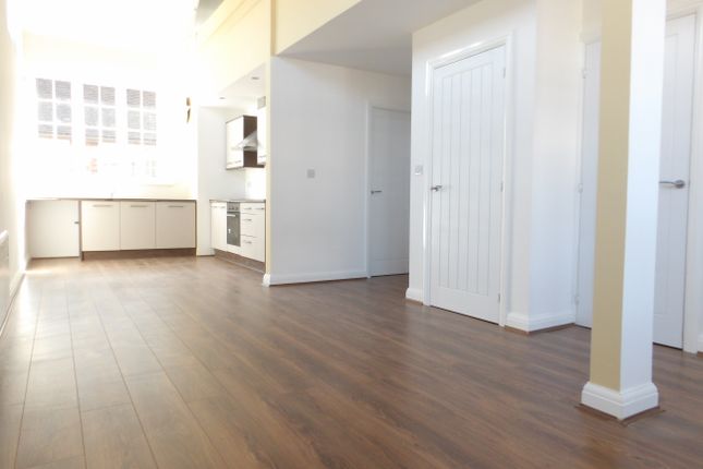 Apt 6, Mansfield photo 2