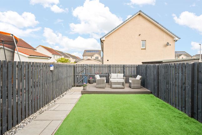 73, Hare Moss View, Whitburn photo 4