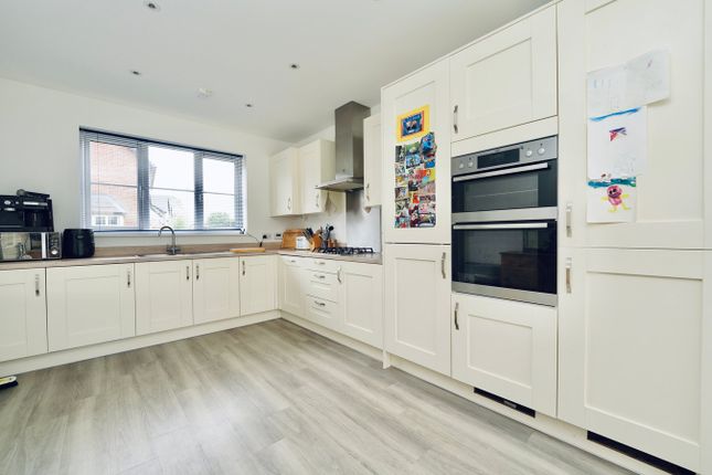 6, Fyson Way, Huntingdon photo 3