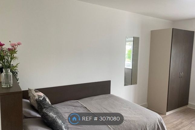Flat, Neuadd Y Castell High St Kyffin Square, Bangor photo 3
