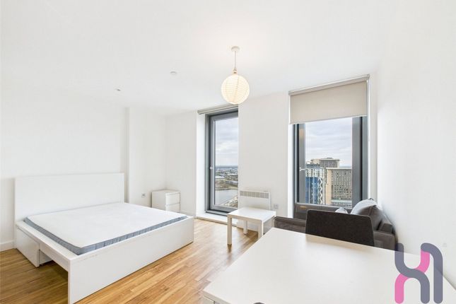 Studio flat on 1007D Media City, 18 Michigan Avenue, Salford, £900/mo