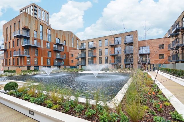 2 bed flat to rent in Royal Victoria Gardens, Whiting Way, Marine Wharf, London SE16