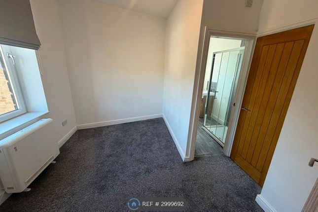 Flat, Dodworth Road, Barnsley photo 4
