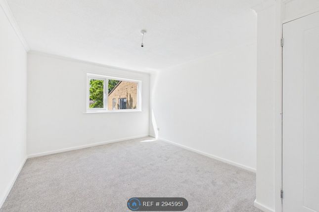 Guthrum Place, Newton Aycliffe photo 4