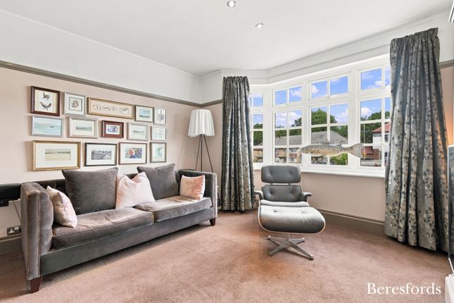 73, Waldegrave Gardens, Upminster photo 4