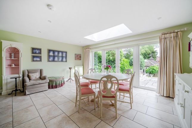 24, High Park Road, Farnham photo 3