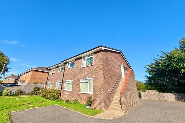2-bed flat on 2A Orchard Close, Freshwater, £895/mo