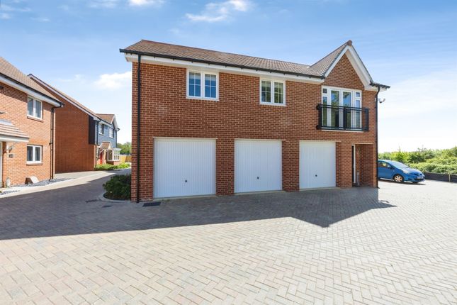 2-bed house on 6, Pheasant Crescent, Ashford, £270,000