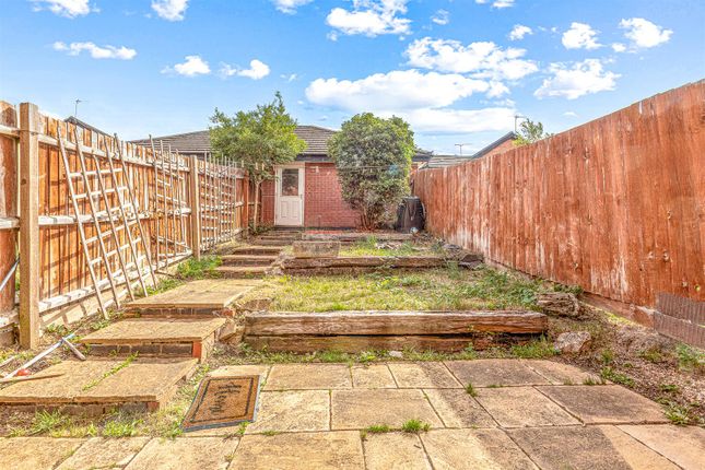 31, Southernhay Avenue, Leicester photo 4