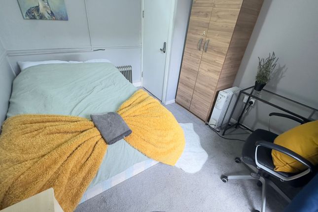 62, Brion Place, London photo 2