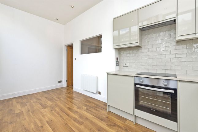 Flat to rent in Dawes Road, London