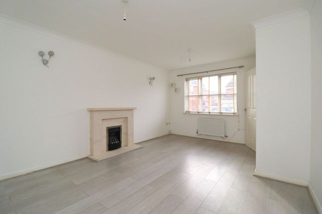 17 Blake Hill Way, Gloucester photo 3