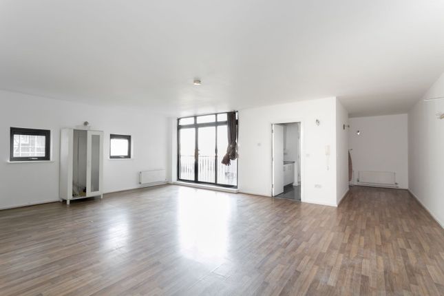 2 Bed Flat To Rent In Plaistow Road London E13 Zoopla