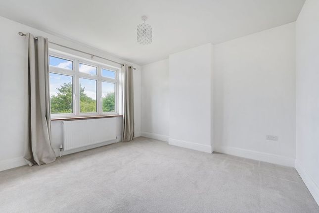 21, Downs Way, Surrey photo 5