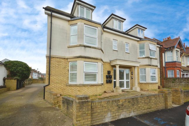 Flat for sale in Prices Avenue, Ramsgate, Kent