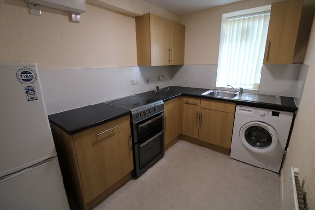 Flat to rent in Roseangle, West End, Dundee