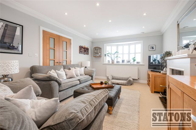 18, Barnet Road, Arkley photo 4