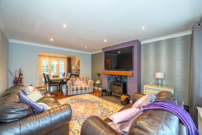 3, Oaks Farm Close, Barnsley photo 2