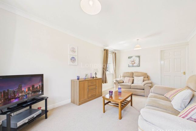 43, Oakleigh Drive, Swaffham photo 3