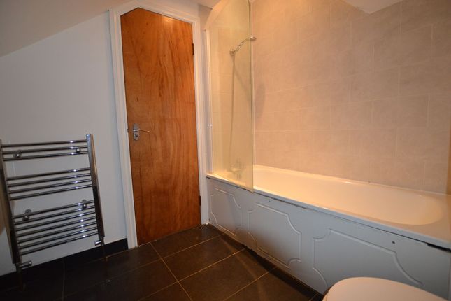 Flat to rent in Cranbrook Road, Ilford