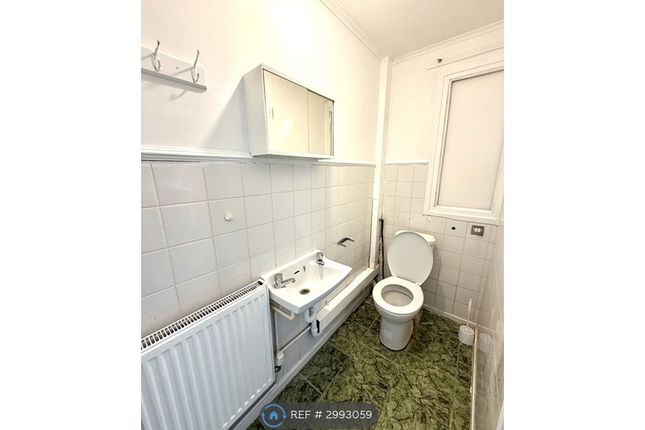 Upavon Garth, Bransholme, Hull photo 4
