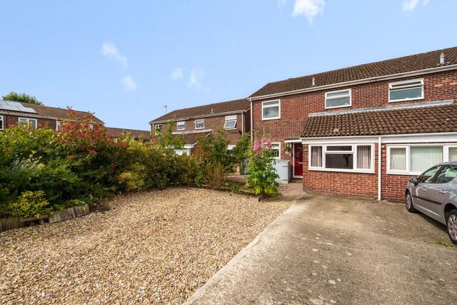 Thumbnail Semi-detached house for sale in Fylingdales, Thatcham