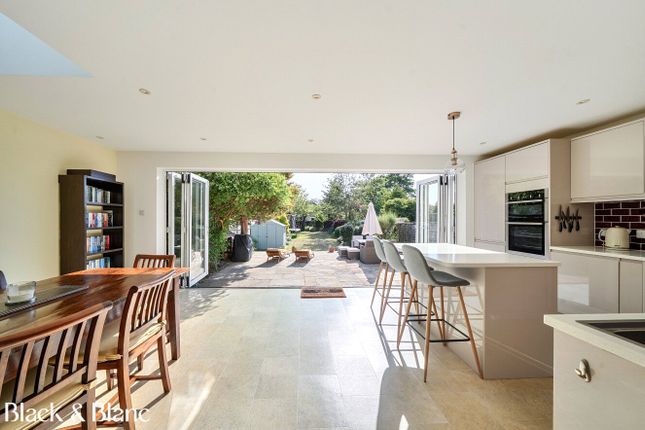30, Lime Tree Walk, West Wickham photo 3