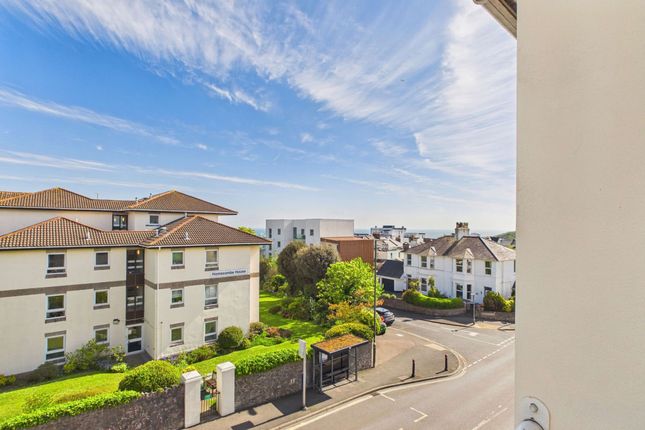 29 Foxlands, Torquay photo 4