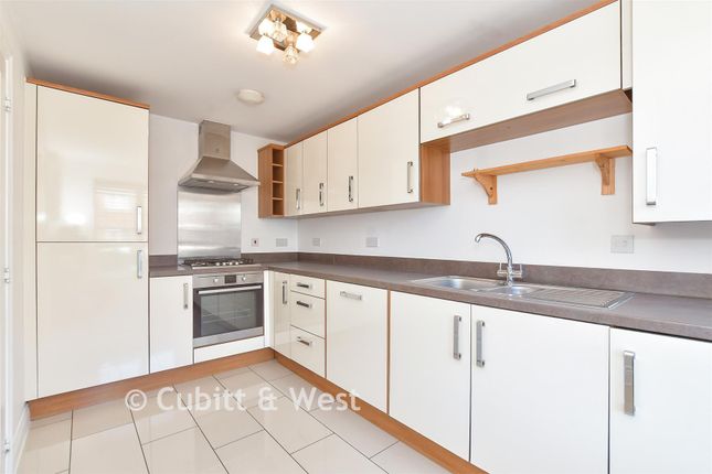 3-bed house on 16, Oaklands Avenue, Rowland's Castle, £430,000