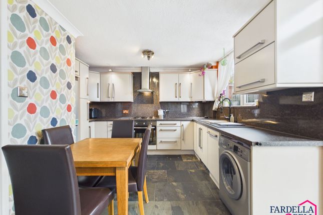 187 Brownhill Avenue, Burnley photo 3