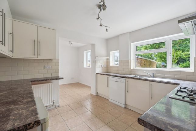 33 Vincents Way, High Wycombe photo 2