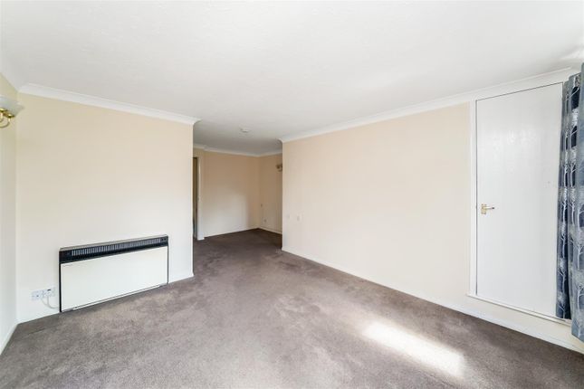 38 Riverside Court, 1, Chelwood Close, London photo 3