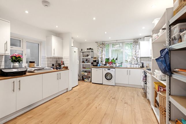 7 Kings Avenue, Ealing photo 2